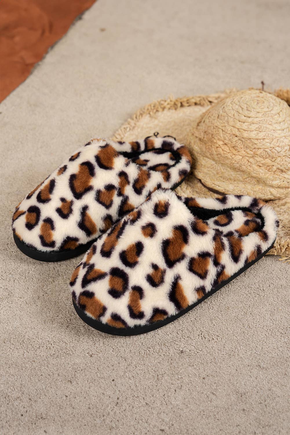 Leopard Plush Round Toe Flat House Slippers