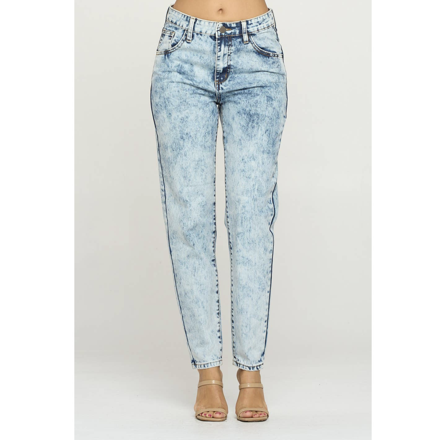 Straight Leg Boyfriend Jean Cloudy Ash Wash - Light Blue