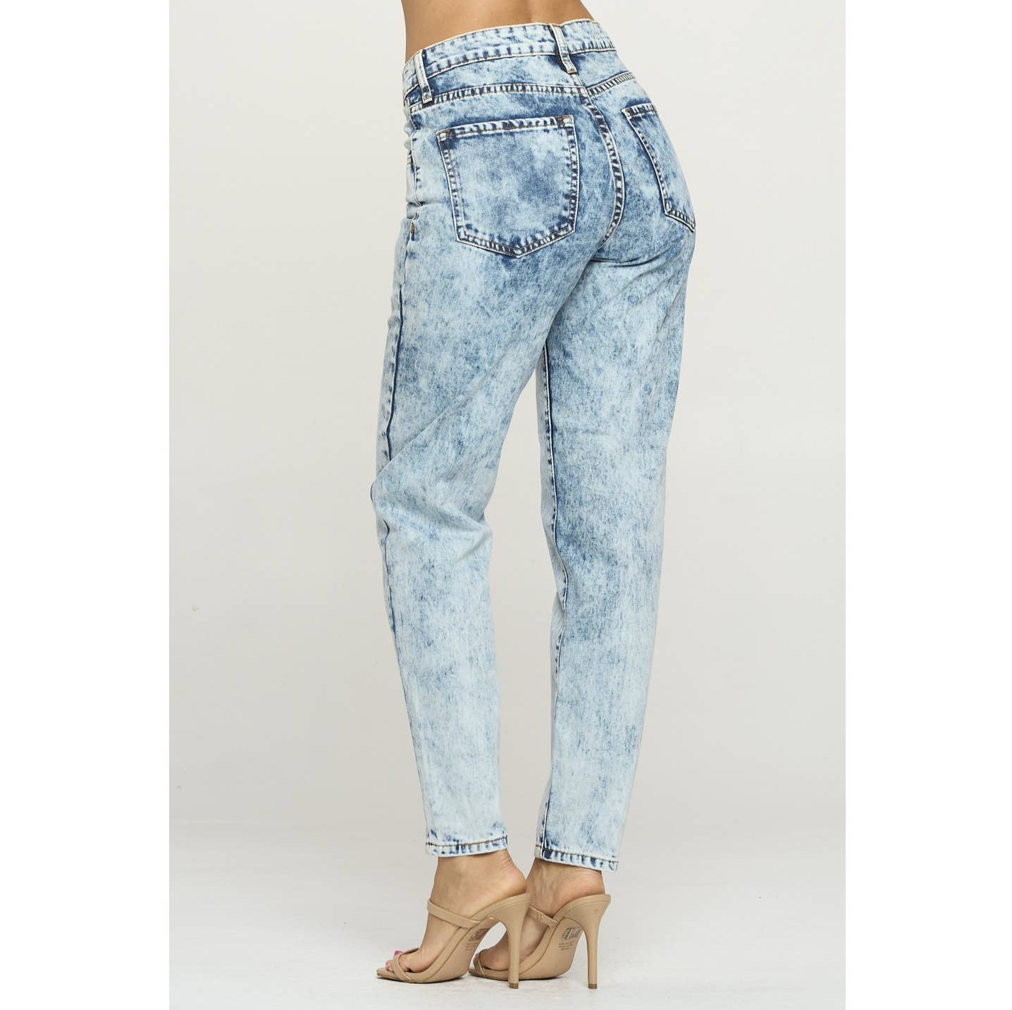 Straight Leg Boyfriend Jean Cloudy Ash Wash - Light Blue