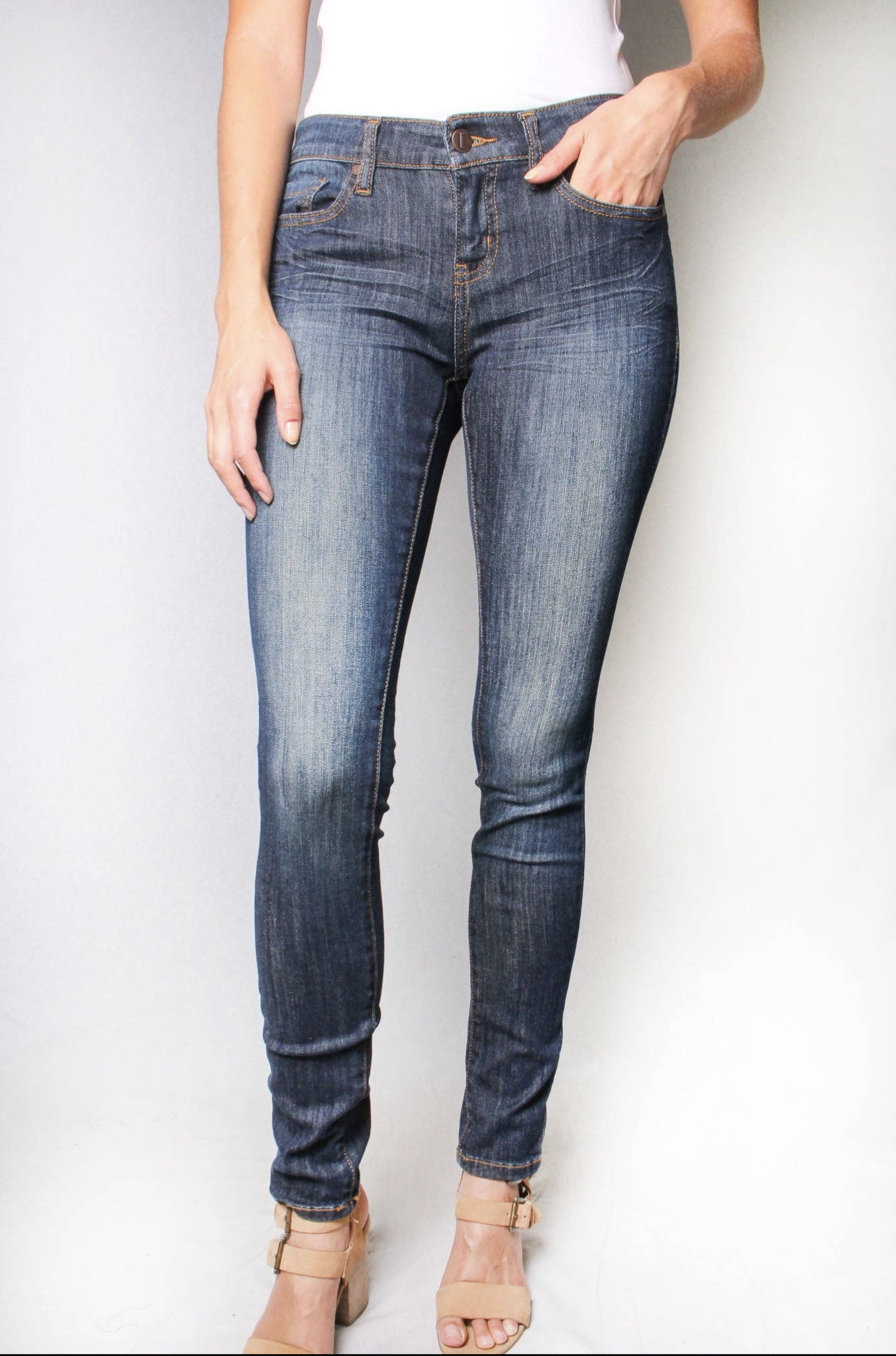 Women's Mid Rise Dark Skinny Jean