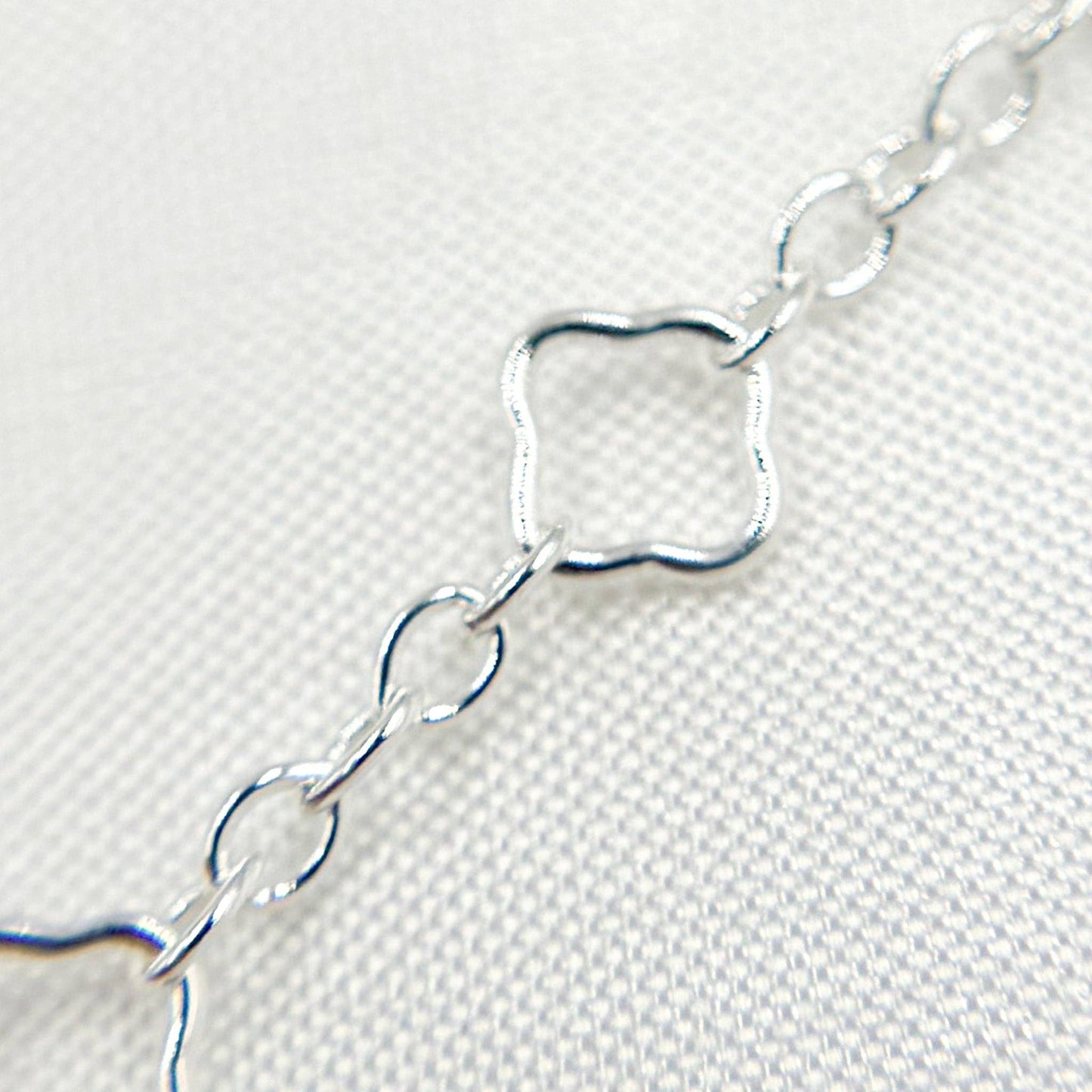 V251SS. Sterling Silver Clover Link Chain