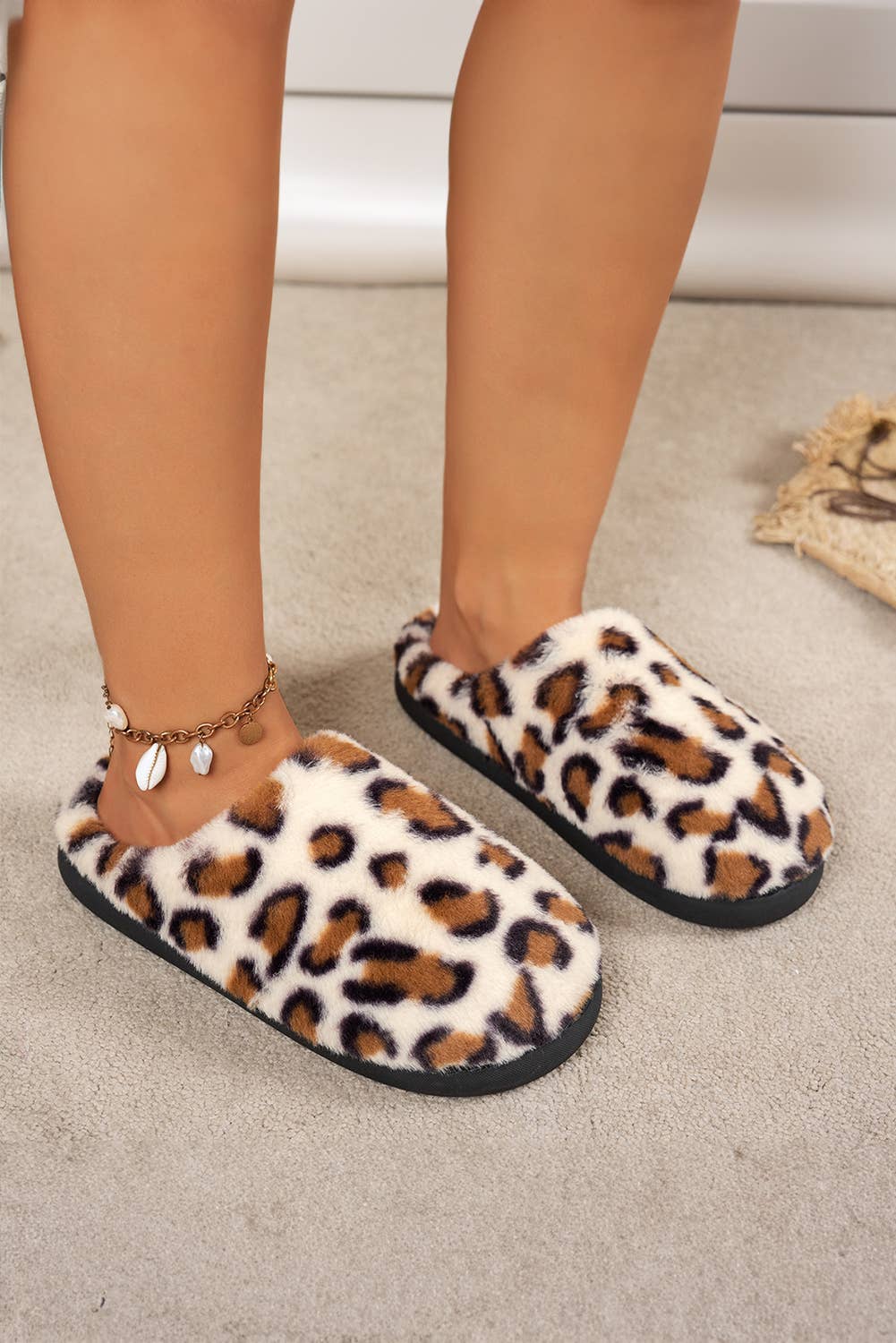 Leopard Plush Round Toe Flat House Slippers