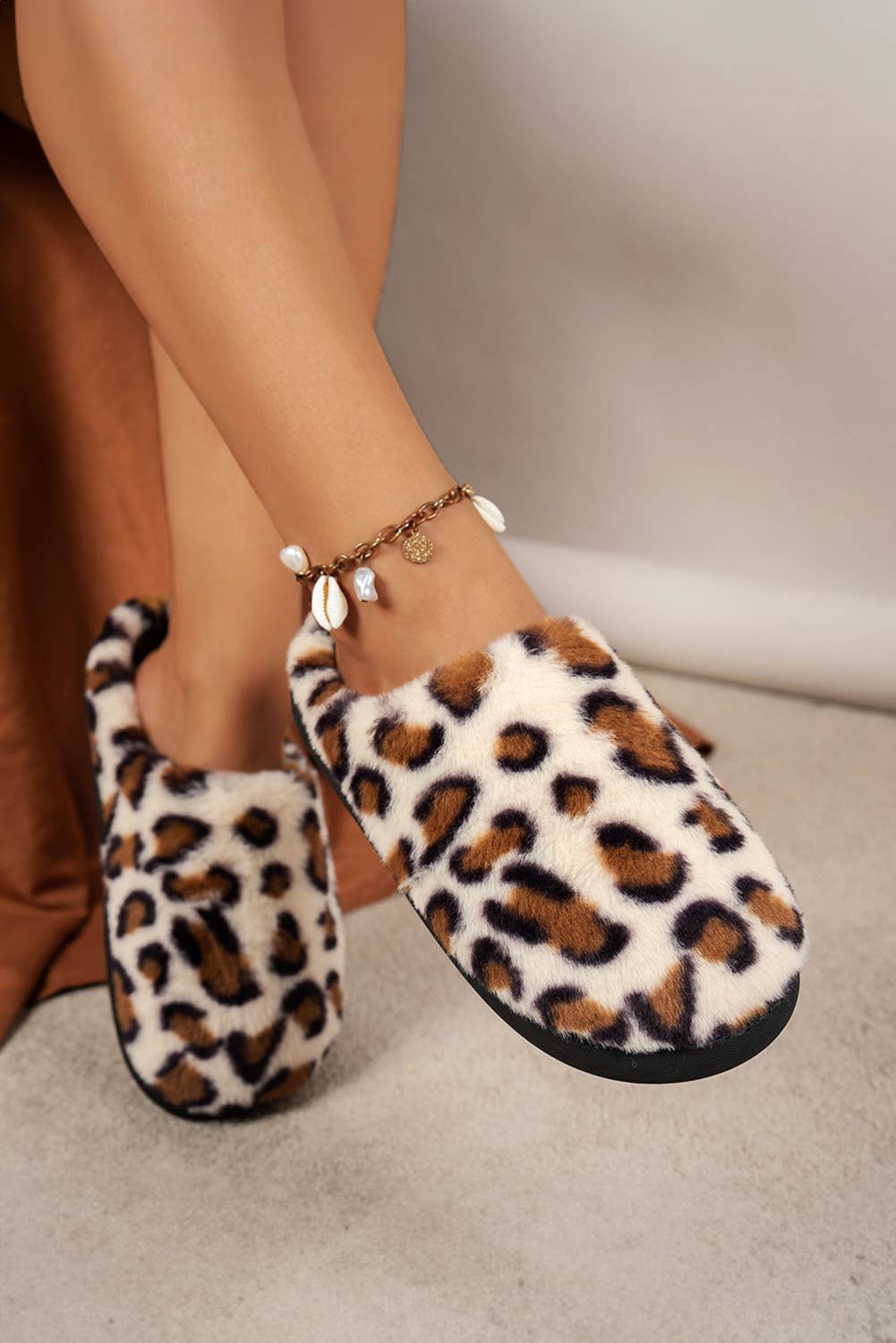 Leopard Plush Round Toe Flat House Slippers