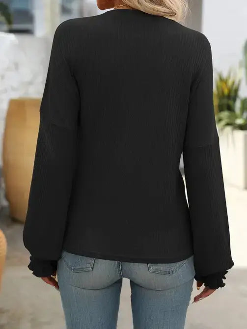 Casual Ribbed Long-Sleeve Sweater with a Relaxed Silhouette